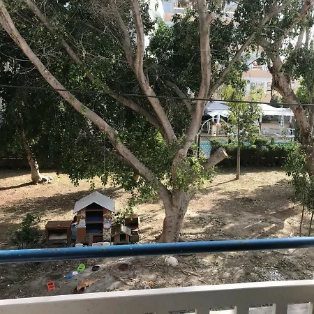 Nice And Cozy Flat Near The Sea Lägenhet Larnaca
